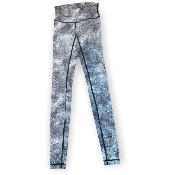 Lululemon Wunder Under Pant III Diffusion White Black Chevron Leggings Size 2 - Picture 5 of 7